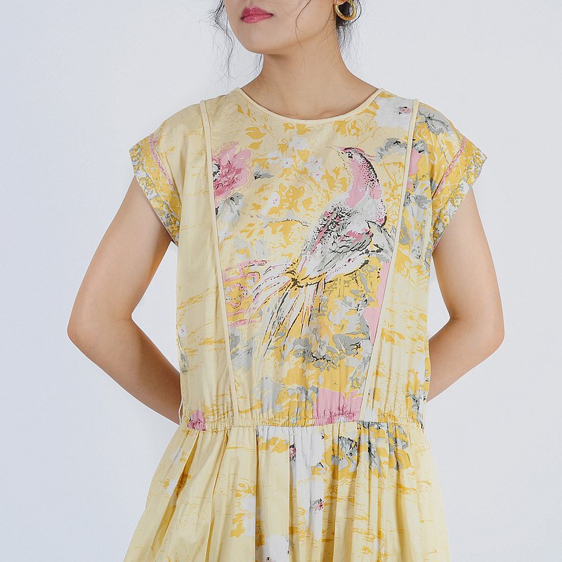 蛋植物嚴選昭和古著洋裝，有別於現代服飾的精緻做工剪裁，簡單套上就能夠創造優雅亮眼的復古造型！