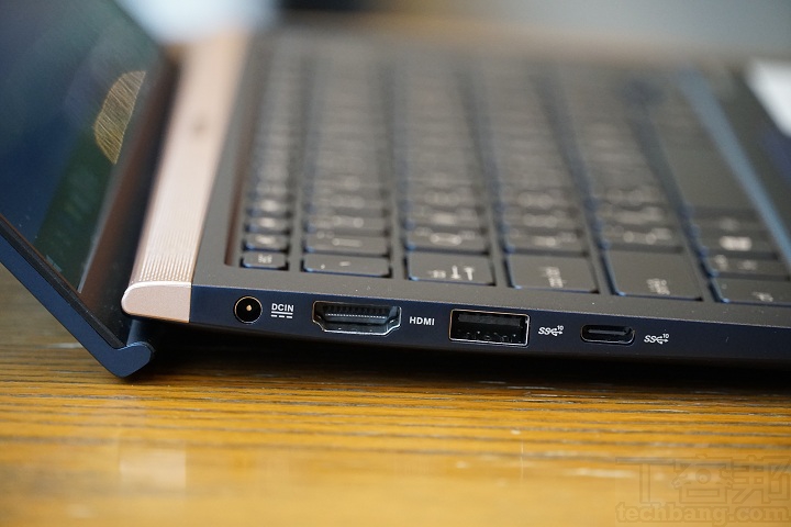 Asus ZenBook 14 UX433FN 評測：全球最小 14 吋筆電，螢幕占比 92%、觸控板變數字鍵