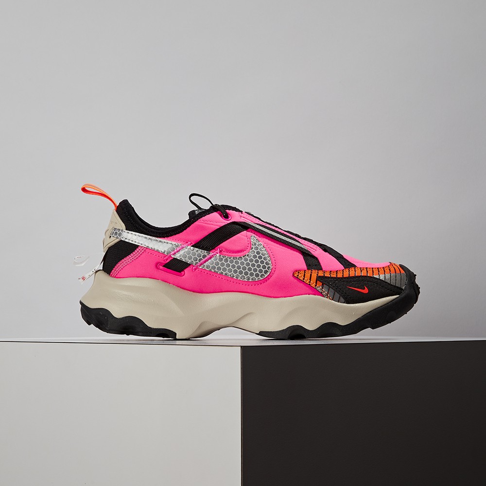 版型正常※ 核對公分數較為精準！※ 若不確定尺寸，建議評量腳長大拇趾到後腳跟的長度,預留一指到半指的空間,再依據版型調整挑選尺寸喔~【AquaFeb最大優質賣場】萬人粉絲見證❶ 自2013年創立。❷ 