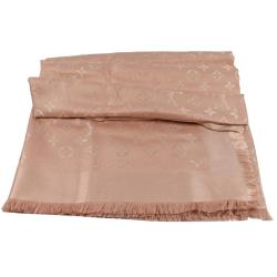 ◎☆經典花紋圖樣|◎☆舒適的羊毛材質|◎☆造型多變大方巾產品規格說明：商品品牌：LouisVuitton主要顏色：粉色商品尺寸：142x142cm製造材質：60%絲質，40%羊毛商品包裝：LV原廠紙袋