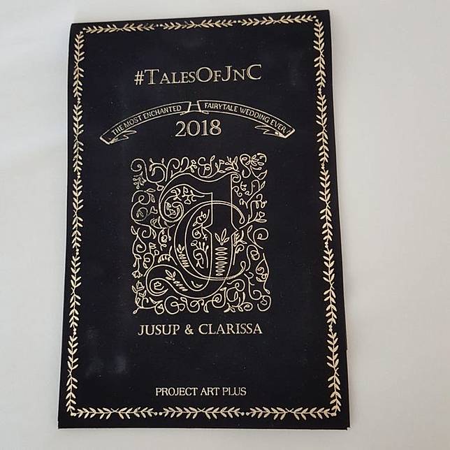 Undangan pernikahan Crazy Rich Surabaya