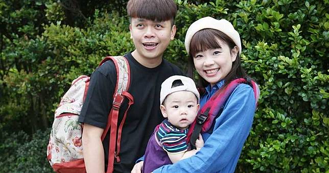 國小主任酸蔡阿嘎夫妻「輕敲兩下又上新聞，還是很賺」　遭網砲轟肉搜