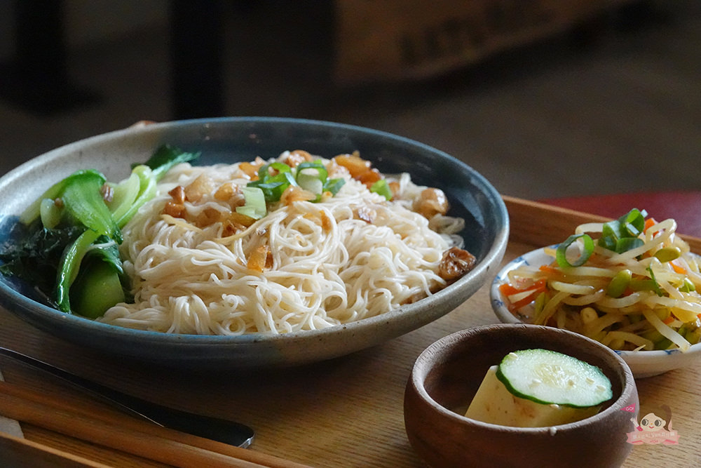 高雄 有。咖啡 自家烘焙咖啡豆 日式本格派手沖咖啡 Kono點滴式手沖 金澤式手沖 kono賽風 自家烘焙咖啡豆 義式咖啡 定食 甜點 小酌 私選音樂