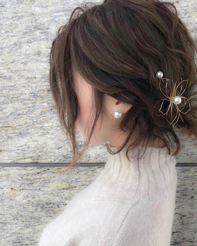 結婚式の 髪飾り のマナーをお届け お呼ばれヘアアクセのお手本帳