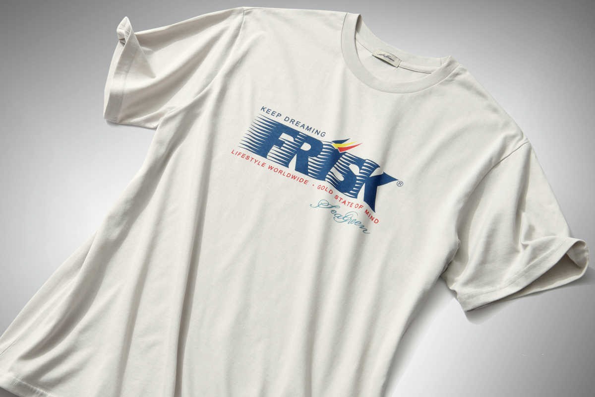 着こなしに違いを出せる遊びの効いたプリントt