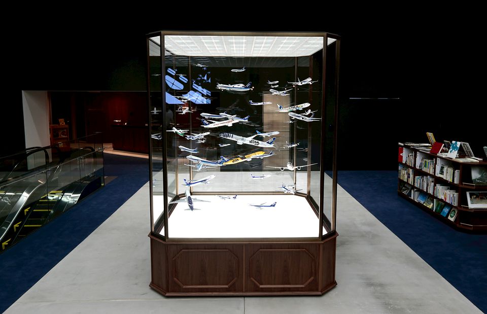 Recent Media スルガ銀行ana支店