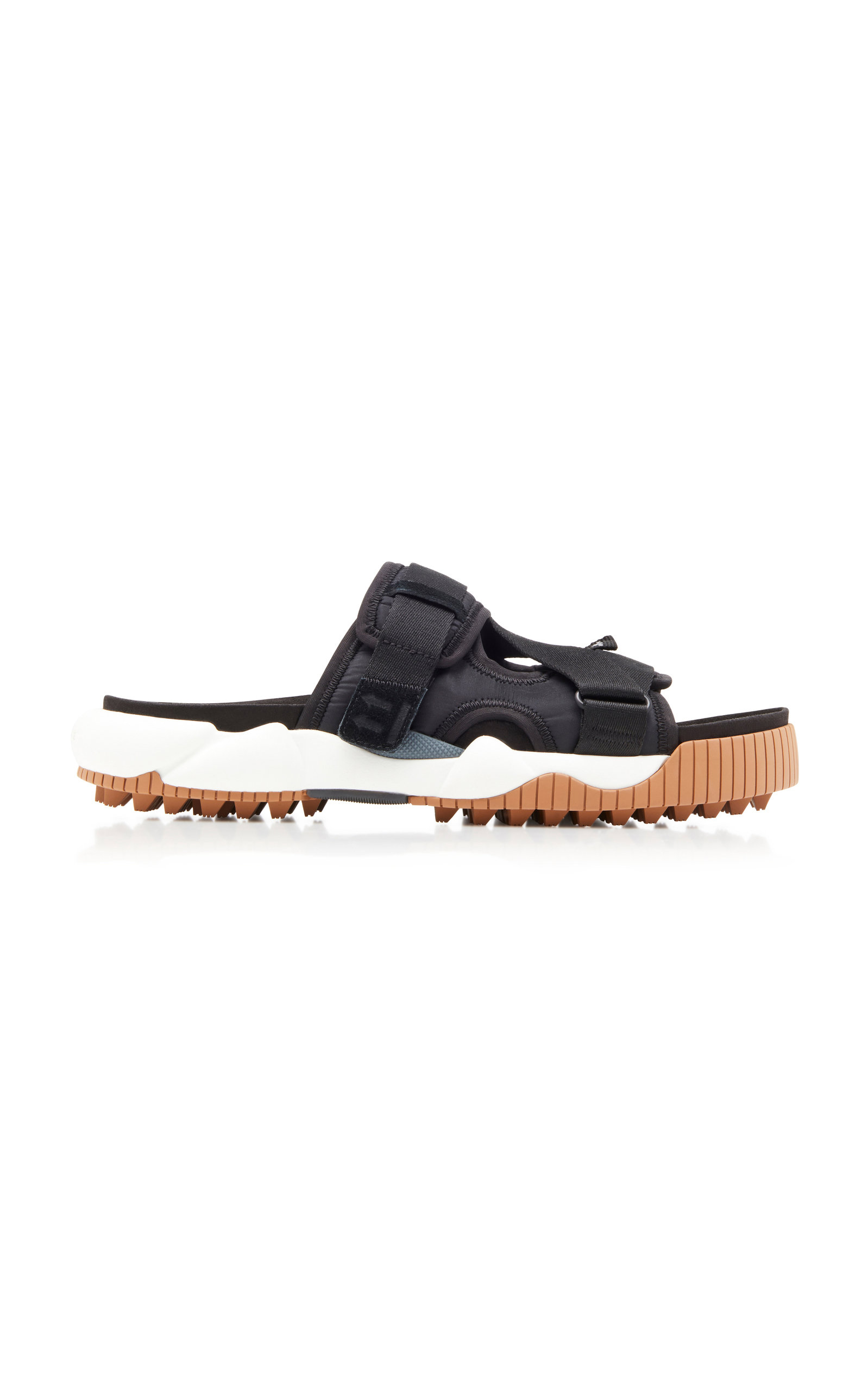 Off-White's 'Oddsy' sandals are the perfect addition to your luxury streetwear collection. Designed 