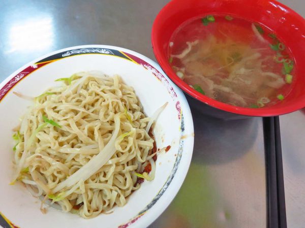 【三重美食】無名麵飯小吃店-不少附近居民推薦的小吃店 【三重美食】無名麵飯小吃店-不少附近居民推薦的小吃店