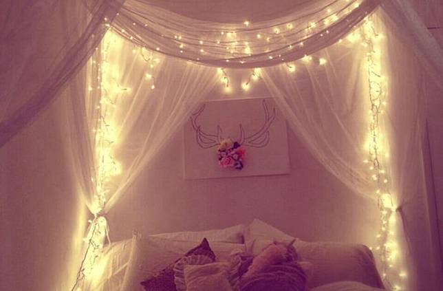 10 Inspirasi Desain Kamar  Tidur Romantis  Dengan Lampu 