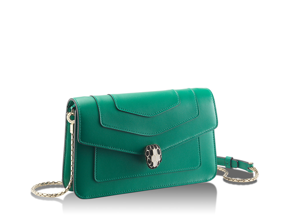 蛇頭包最經典的顏色，祖母綠，鑲有細膩彩色琺瑯的蛇頭如同珠寶般細緻。290837