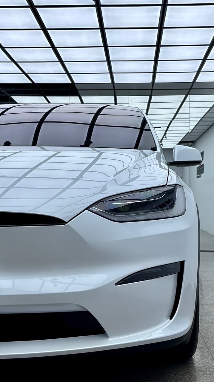Tesla Model X Plaid
