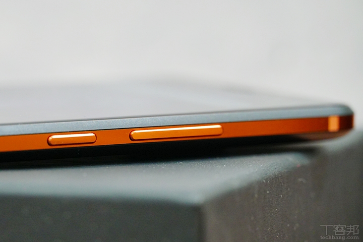 Nokia 7 Plus 開箱動手玩，外型、規格、拍照效能走中庸路線的手機