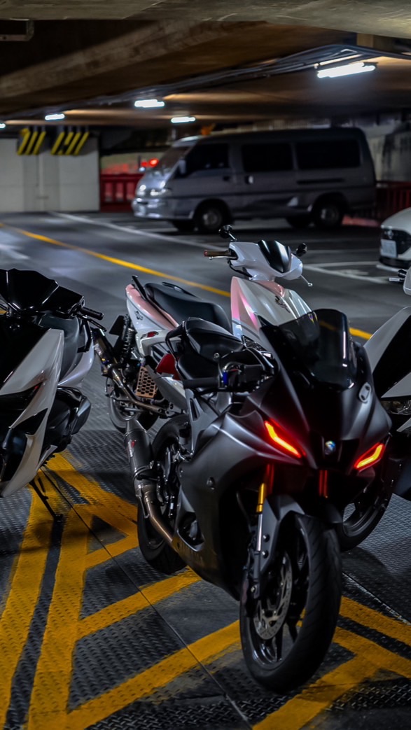 X M Racing TEAM