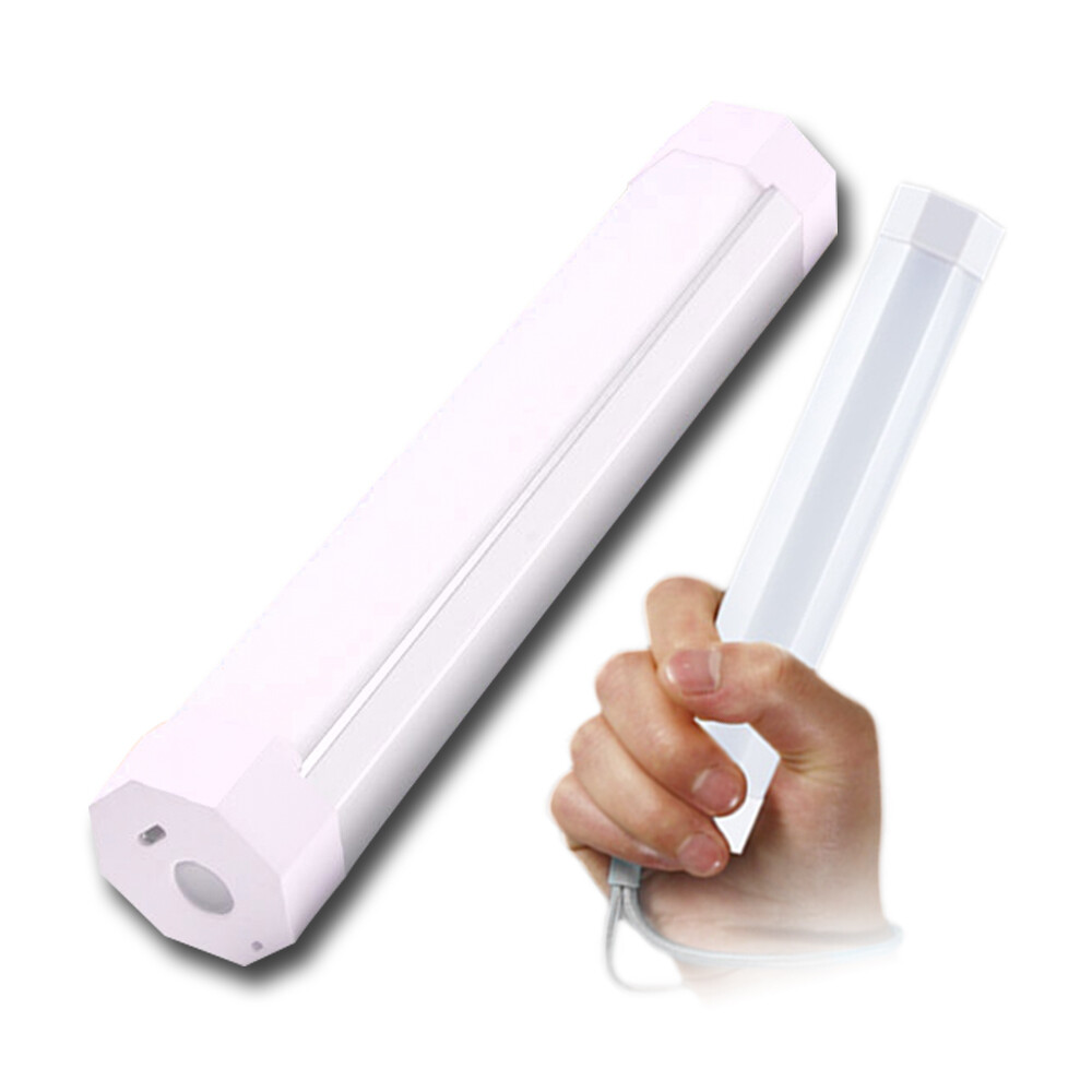 非買不可的理由 內建升級2500mah鋰電池,剽悍續航力,領先同級品 一鍵即可切換兩種不同光源 一側裝有強力磁鐵可吸附在鐵質物體表面 可使用行動電源電腦usb5v 700ma usb充電器進行充電 尺