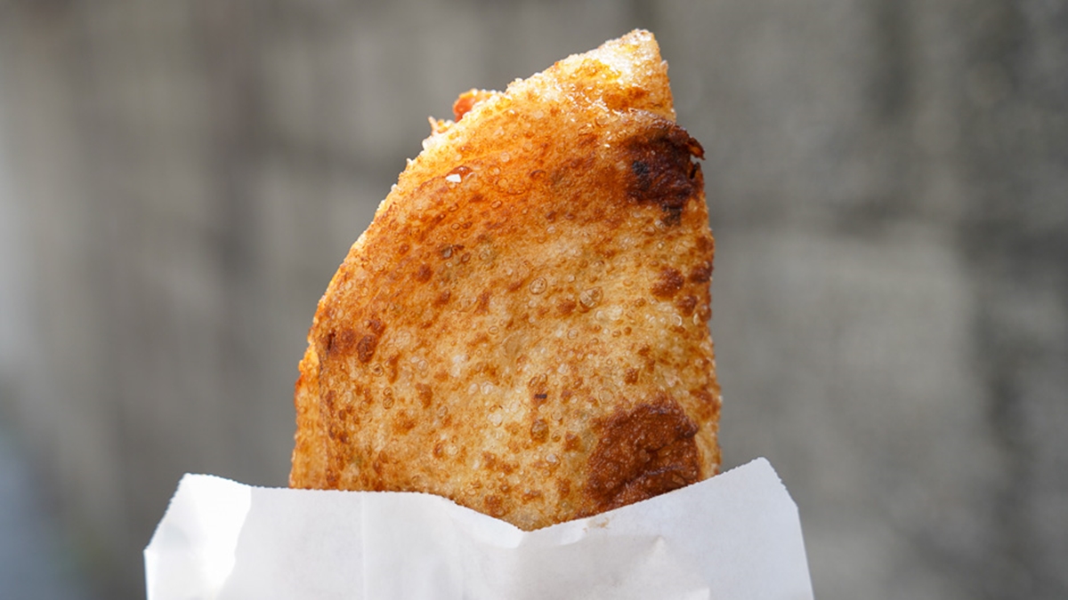 暑假準備衝一波！花蓮10家「從早吃到晚」美食攻略：黃金梅子雞、排隊臭豆腐