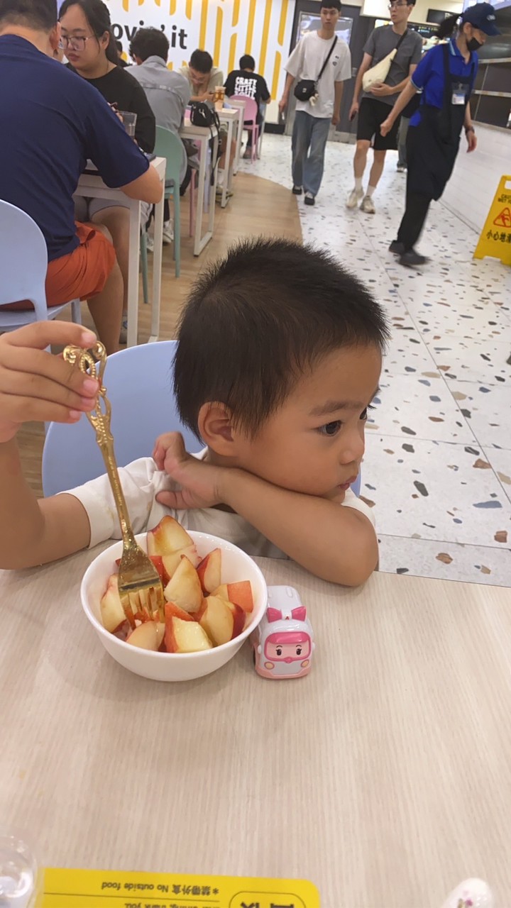 泓睿