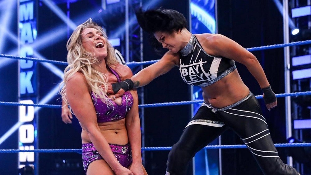 ベイリーがシャーロットとの 女子王者対決 を制す Wwe