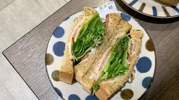 波哥茶飲 台南勝利店，沒想到飲料店內的鮪魚蛋沙拉三明治這麼好吃！