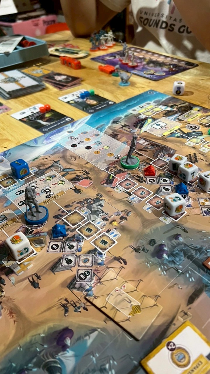 เล่นบ้านเพื่อน boardgame & café