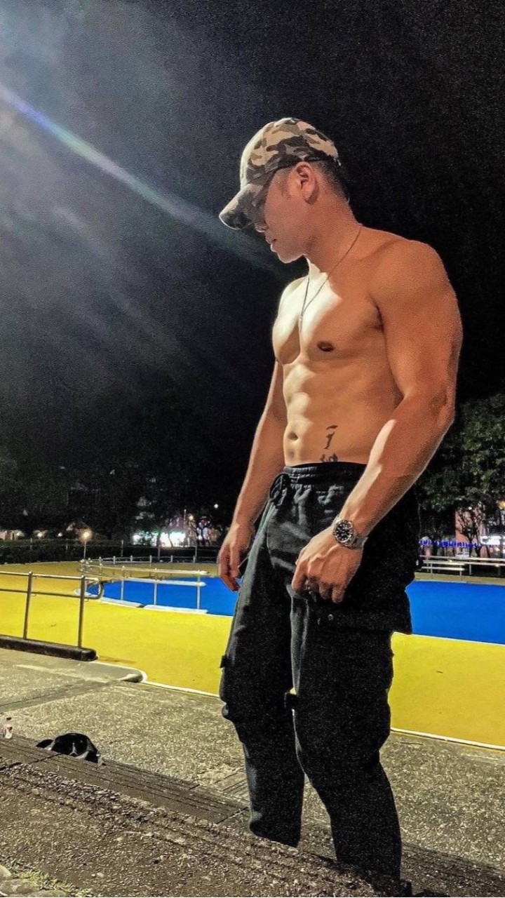 X-Charming (M)