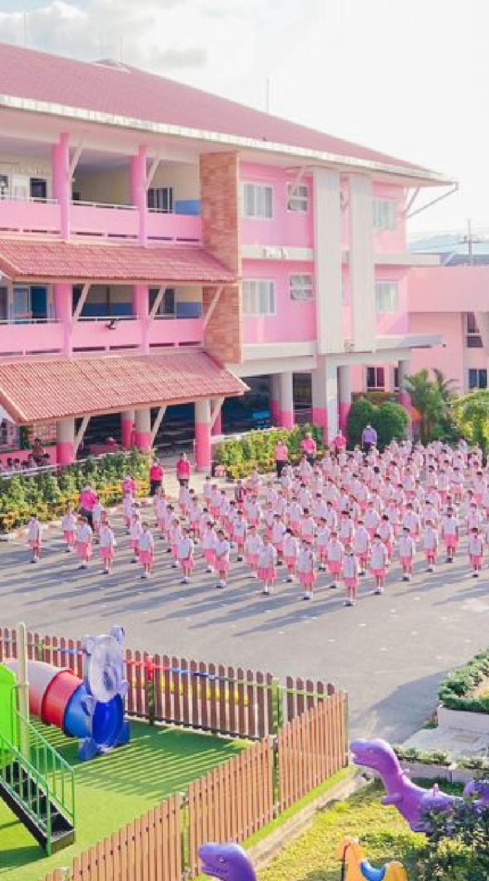 โรงเรียนหญิงล้วน🏩