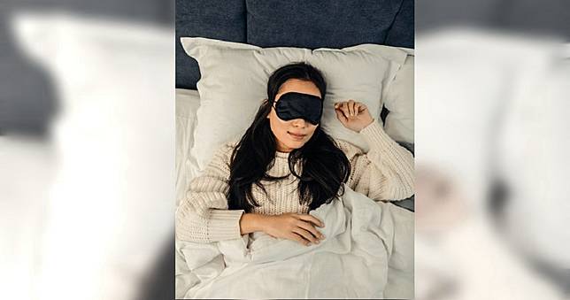 女連敷5天「電熱眼罩」　雙眼爆痛險失明