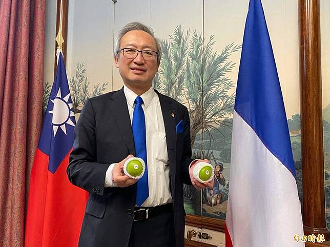 我國駐法國代表吳志中接受法國LCI電視台專訪，談裴洛西旋風訪台以及共軍侵擾的問題，而在節目上吳志中的稱謂打上「ambassadeur de Tawan en France」(台灣駐法大使)。(資料照)