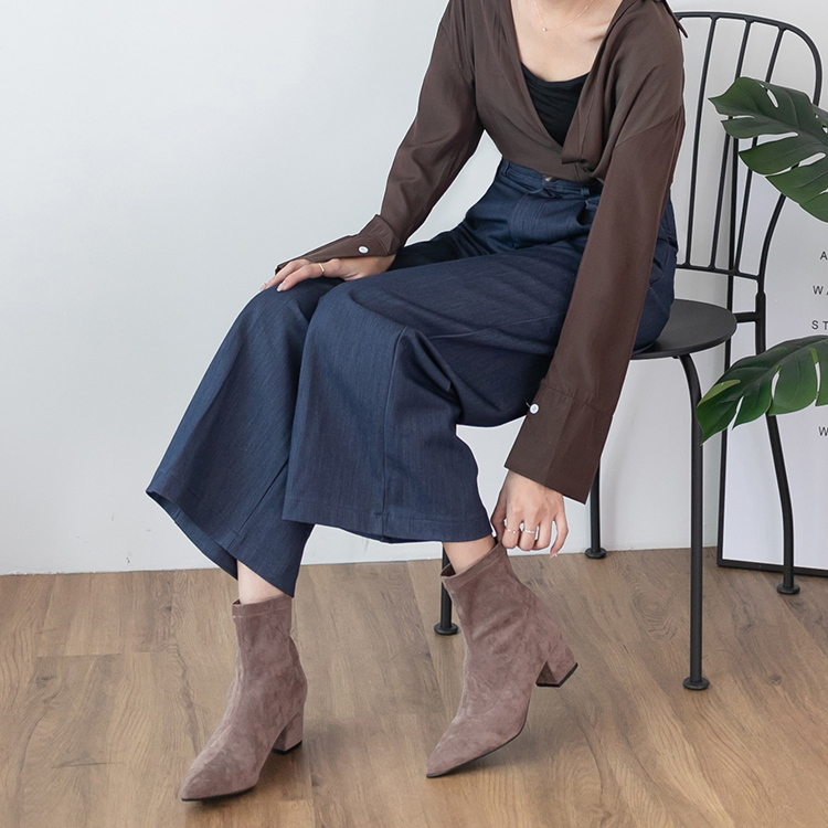 奶茶色 奶茶色穿搭 奶茶色鞋子 短靴女 短靴穿搭 長外套穿搭 長外套女