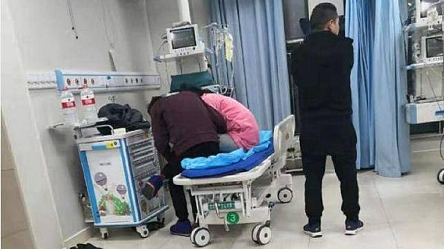 武漢1名女子因為教小二兒子數學怎樣都教不會，一氣之下怒吞7顆安眠藥緊急送醫。(圖／翻攝自陸網)