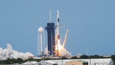 歷史性一刻！NASA 與 SpaceX 首次載人任務發射成功