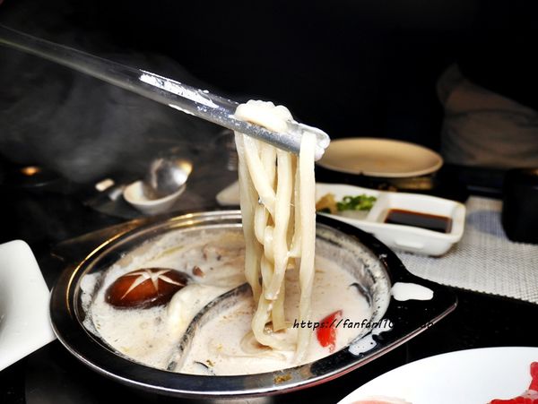 【內湖美食】明水然日式海鮮鍋物 #個人鴛鴦鍋 #黑松露牛奶鍋 #椰子雞鍋 #馬賽蕃茄海鮮 #無菜單鐵板燒 (28).JPG