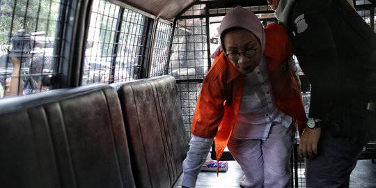 Ratna Sarumpaet dibawa ke Kejari Jaksel. Â©2019 Liputan6.com/Faizal Fanani