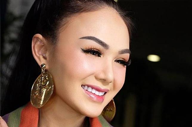 Yuni Shara Ulang Tahun ke-49, Dewi Gita: Yang Pasti Growing Younger