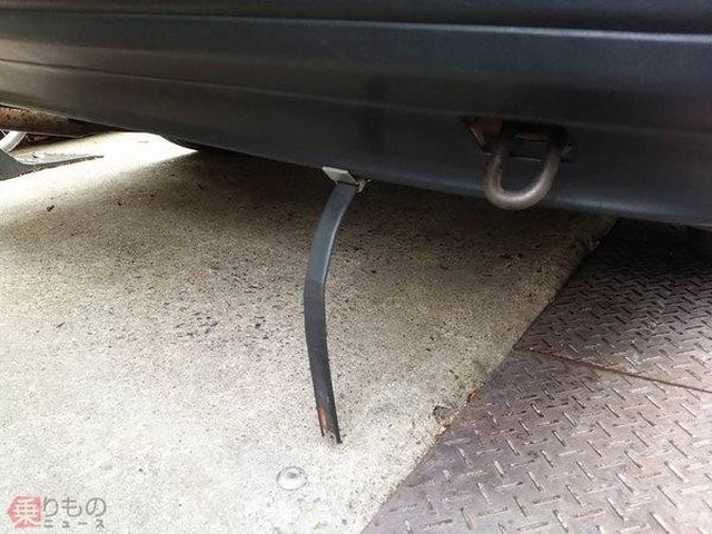車の アースベルト 消えたワケ しっぽのようなアレの役割 乗りものニュース