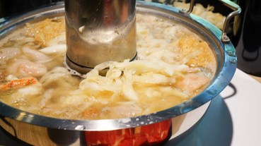連進酸菜白肉鍋 內湖吃到飽鍋物推薦，師承台電勵進酸菜白肉鍋！獨家醬料