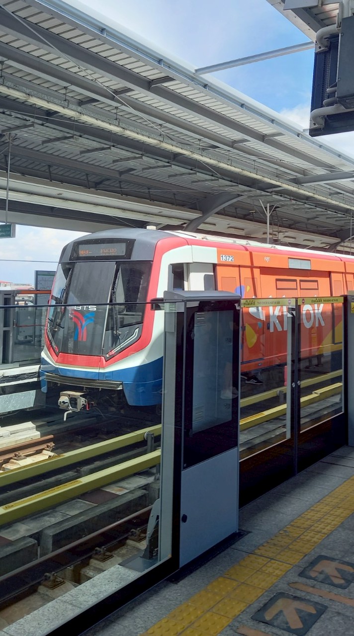 กลุ่มคนรักรถไฟฟ้า BTS/MRT