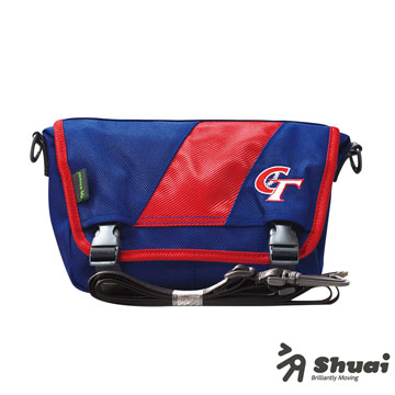 主要材質為 1680D 尼龍，經專業抗水處理高品質 YKK 拉鏈，多功能設計 內部雙層防水設計 完整的收納空間 台灣原生品牌、設計