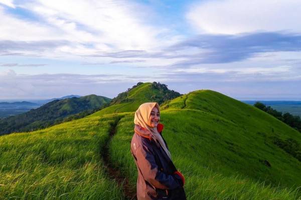 7 Bukit Di Kalimantan Selatan Ini Menyuguhkan Panorama Indah