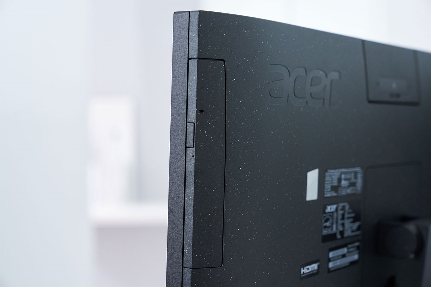 DVD 燒錄機所在位置。