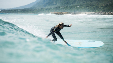 水行俠助陣 各國衝浪好手齊聚金樽 角逐「台灣國際衝浪公開賽」冠軍