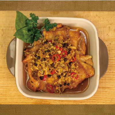 銷售重點真空冷凍包裝，新鮮直達。簡單輕鬆加熱即可食用，享瘦美味不費力。新鮮食材、簡單料理。吃的到食物的原味。鹽及胡椒、香料調味自然風味十足。