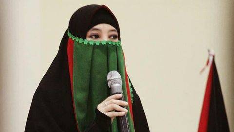  Peggy Melati Sukma Mengidap Tumor