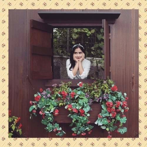 15 Foto Terbaik Prilly Latuconsina di Instagram