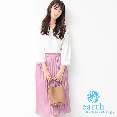 ■Premium Label■ 素面上衣+百摺長裙的搭配 打造極具魅力的氣質穿搭