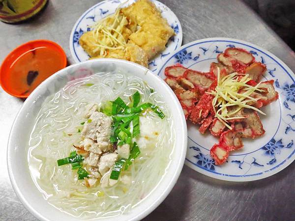 【台北美食】旗魚新竹米粉-延三夜市裡的超人氣米粉湯 【台北美食】旗魚新竹米粉-延三夜市裡的超人氣米粉湯
