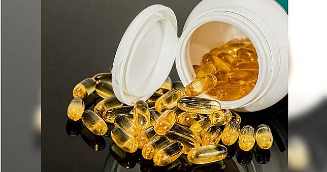 8旬婦砸50萬買保健品　迷信成藥下場：雙腳全癱