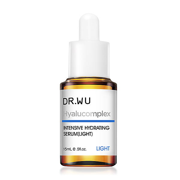 無油輕盈水感質地，清爽保濕不黏膩。運用獨家專利智慧型肌因活水科技，結合大小分子玻尿酸、玻尿酸肌活因子