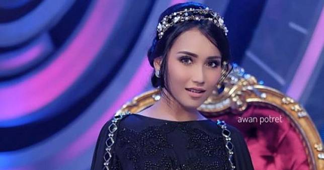 Jadi Seleb Hits, Ini Harga 10 Aksesori Koleksi Ayu Ting Ting