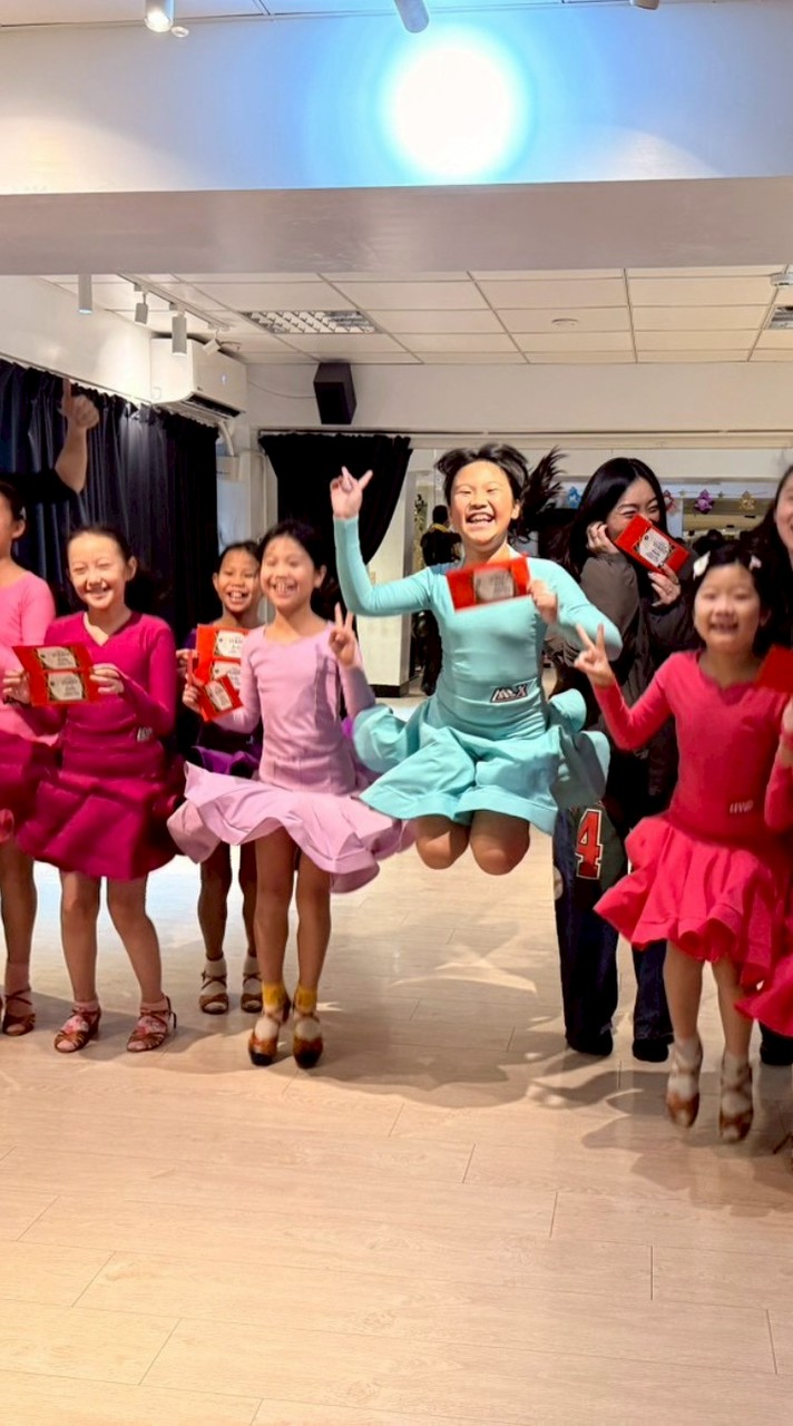 週日13:00-16:00幼幼國標MV班