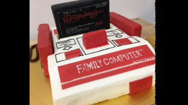 超想要紅白機蛋糕，手把外接 卡帶還可以插拔